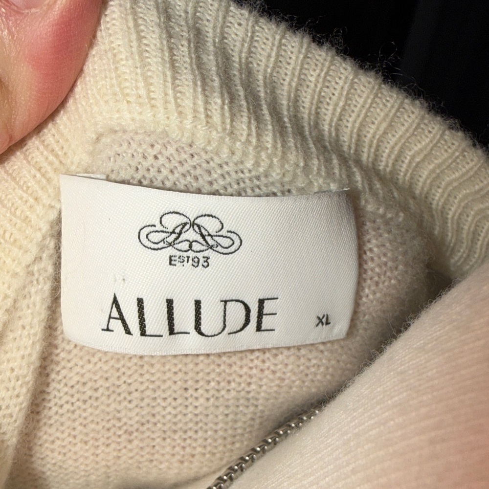 ALLUDE 100% Cashmere Elegant Cream Crew Neck Sweater - Picture 9 of 10